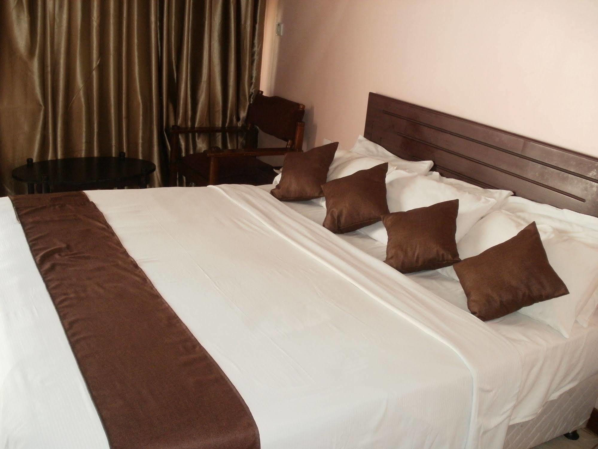 Morogoro Hotel Esterno foto