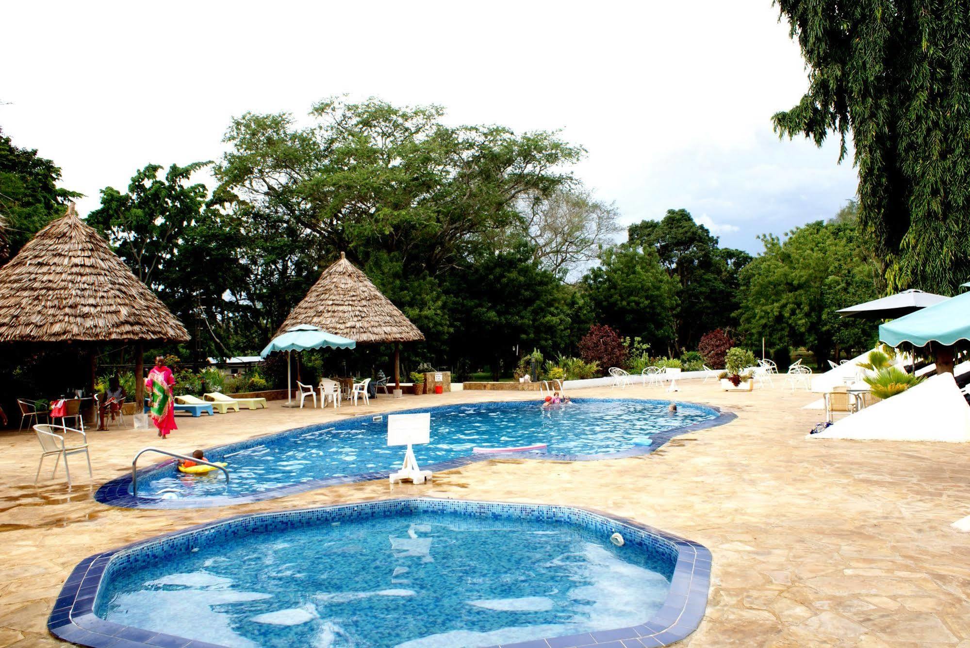 Morogoro Hotel Esterno foto
