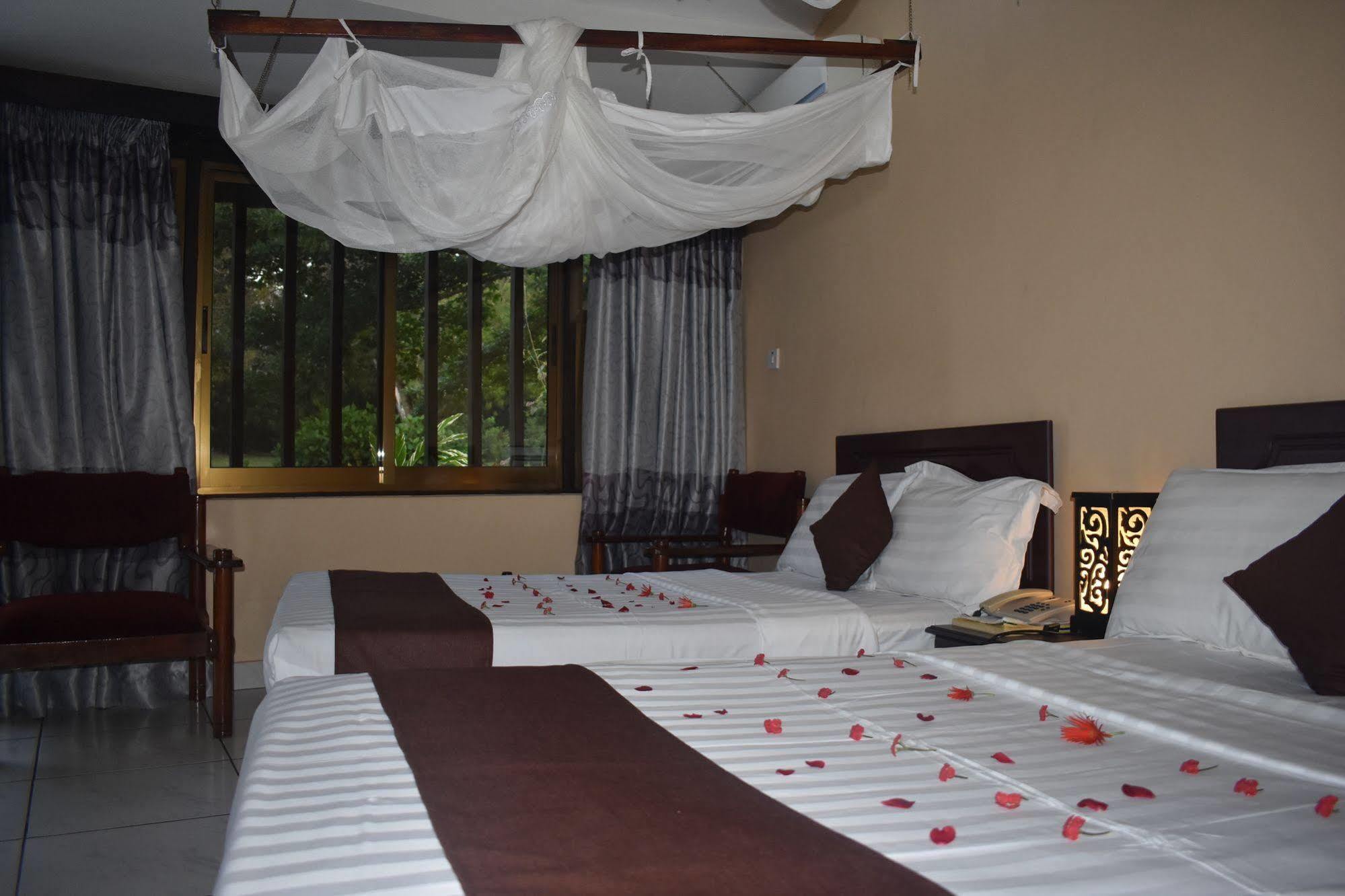 Morogoro Hotel Esterno foto